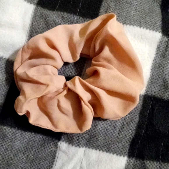 Scrunchie - Picture 1 of 4